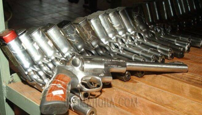 Paraguai suspende importação de armas