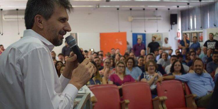 Bobato assume a prefeitura por sete dias durante viagem de Chico à Espanha