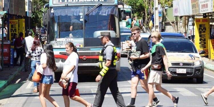 Paraguai retoma viagens de ônibus partir do dia 4 de maio