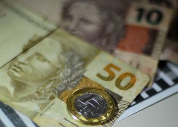 Trabalhadores nascidos em fevereiro podem sacar auxílio emergencial