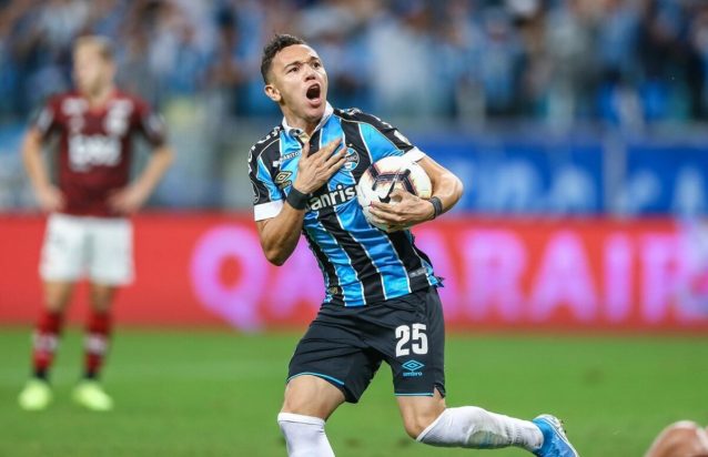 O calote de R$ 30 milhões entre Grêmio e Foz do Iguaçu Futebol Clube (Foto: Reprodução/Globo)