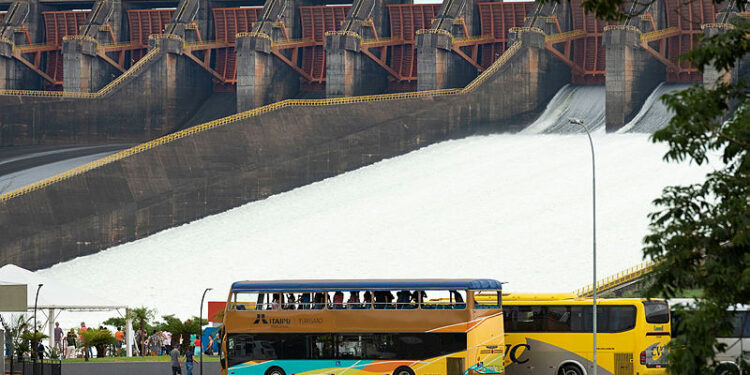 Movimento de turistas na Itaipu deve passar de 500 mil esse ano
