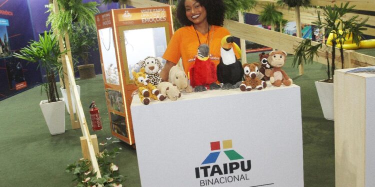 Itaipu Parquetec destaca ações de sustentabilidade e inovação social no Salão de Turismo