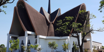 Diocese de Foz do Iguaçu realiza missa em sufrágio do Papa Francisco às 19h30