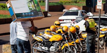 Projeto aprovado pelos vereadores flexibiliza regras para mototaxistas em Foz